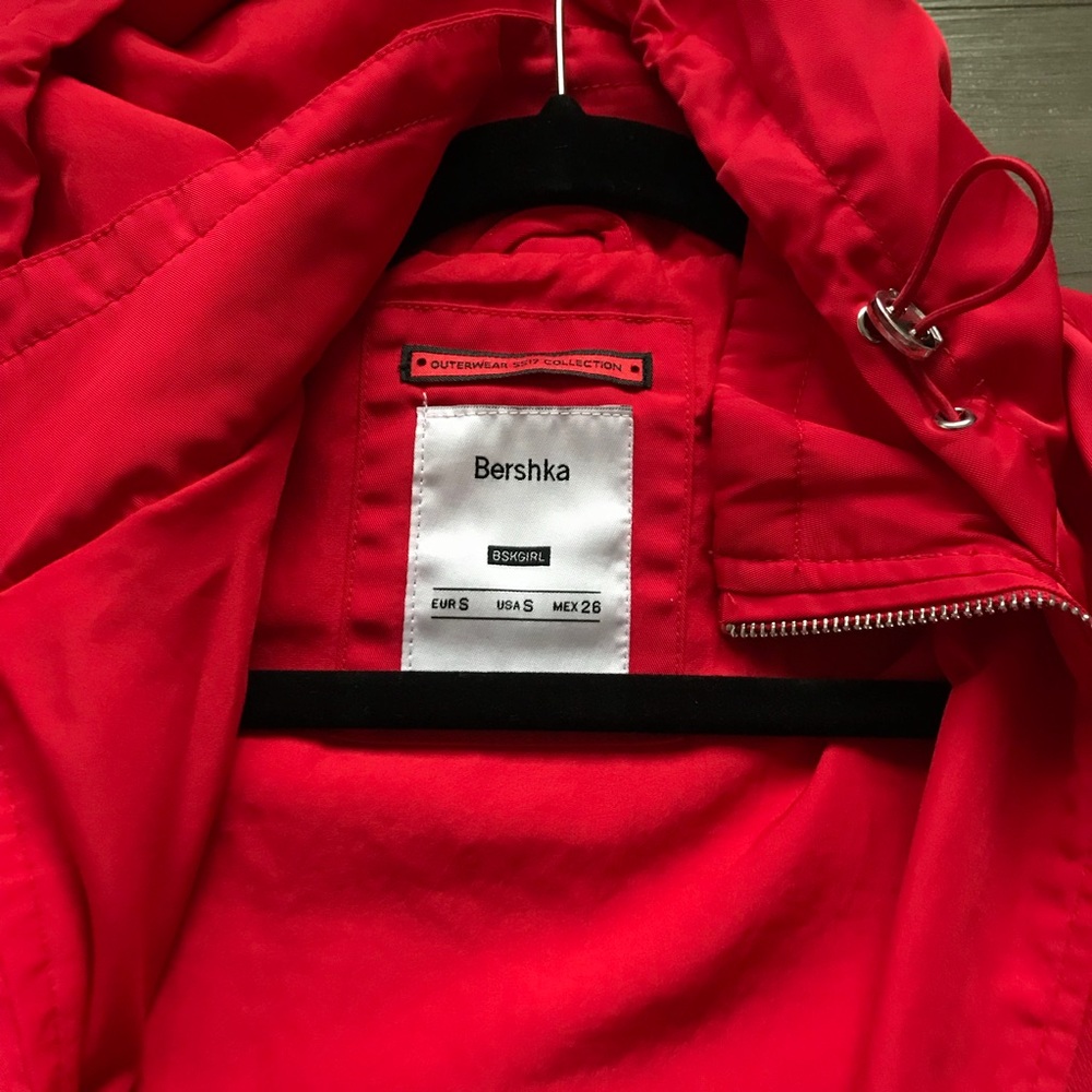 Red rain jacket - Picture 2 of 8